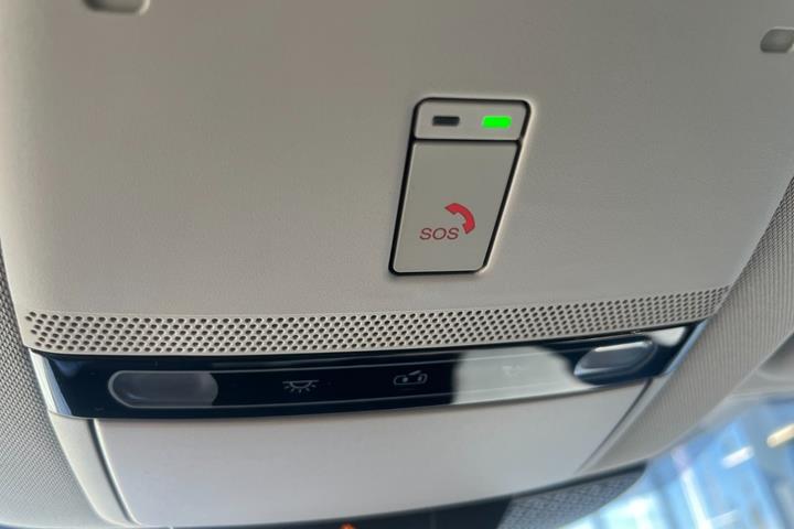 Grå Nissan Ariya fra 2026
