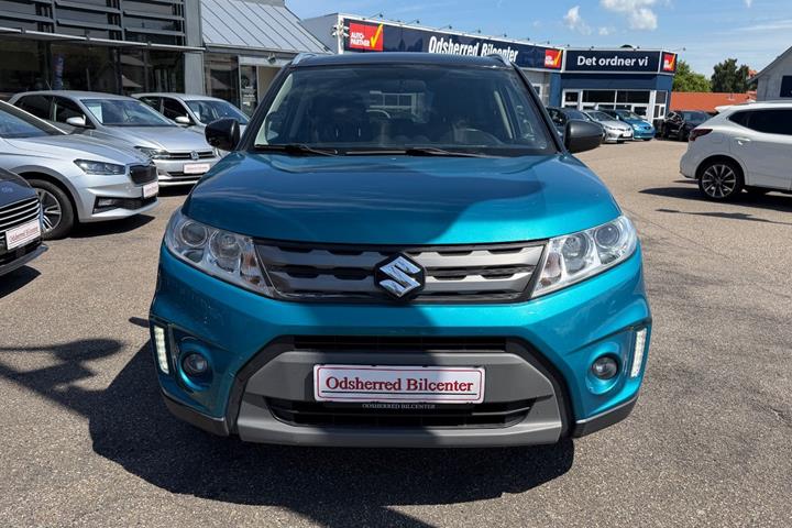 Grøn Suzuki Vitara fra 2015