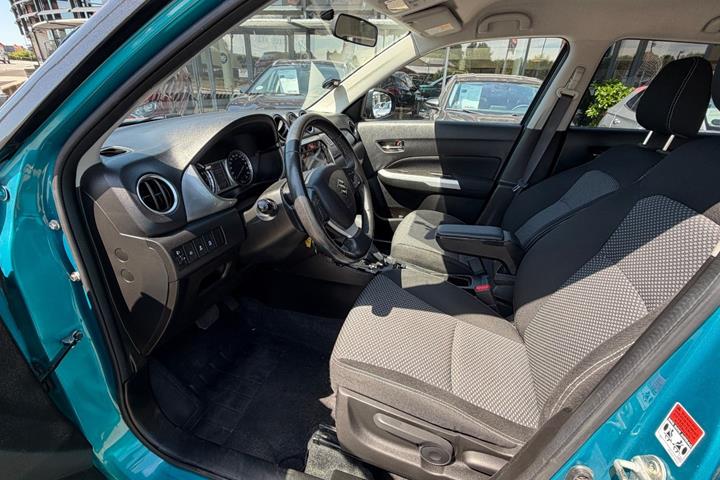 Grøn Suzuki Vitara fra 2015