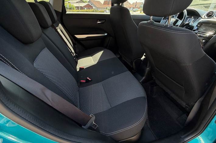 Grøn Suzuki Vitara fra 2015