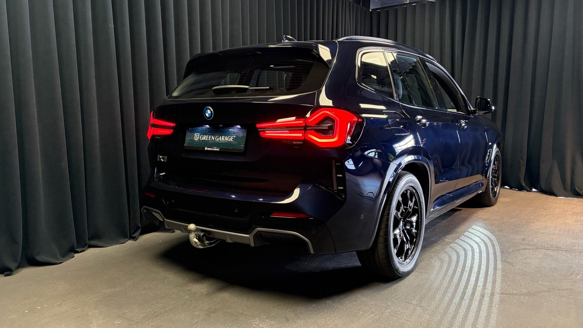 Sort BMW iX3 fra 2023