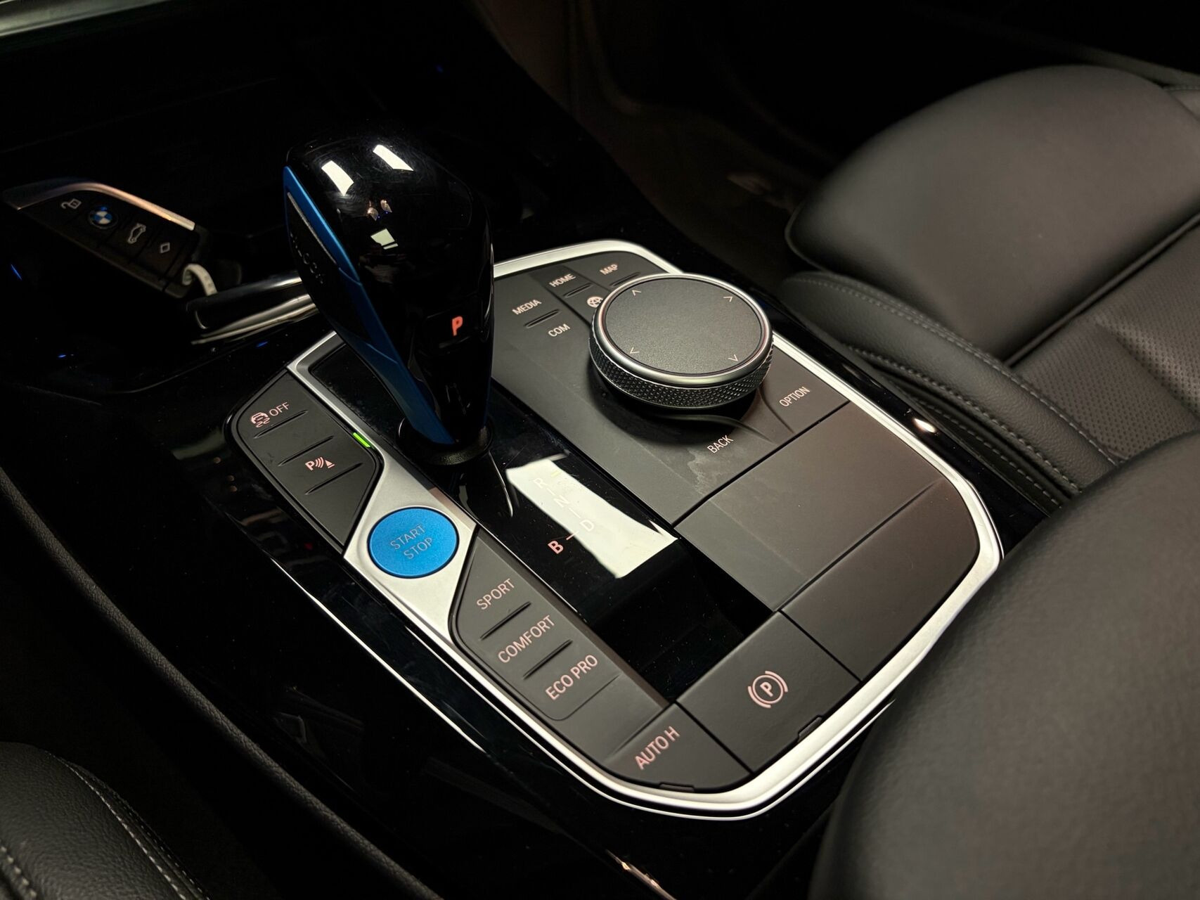 Sort BMW iX3 fra 2023
