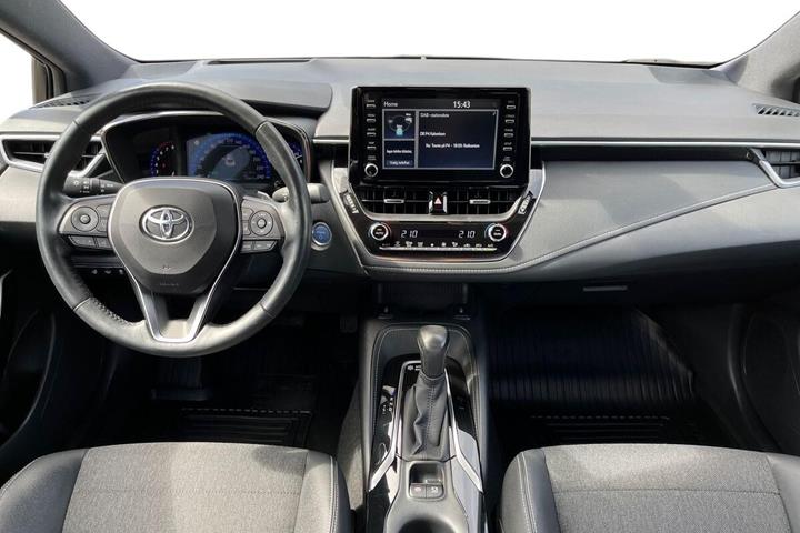 Rød Toyota Corolla fra 2021