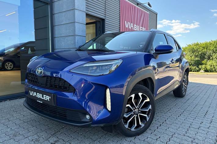 Blå Toyota Yaris Cross fra 2022