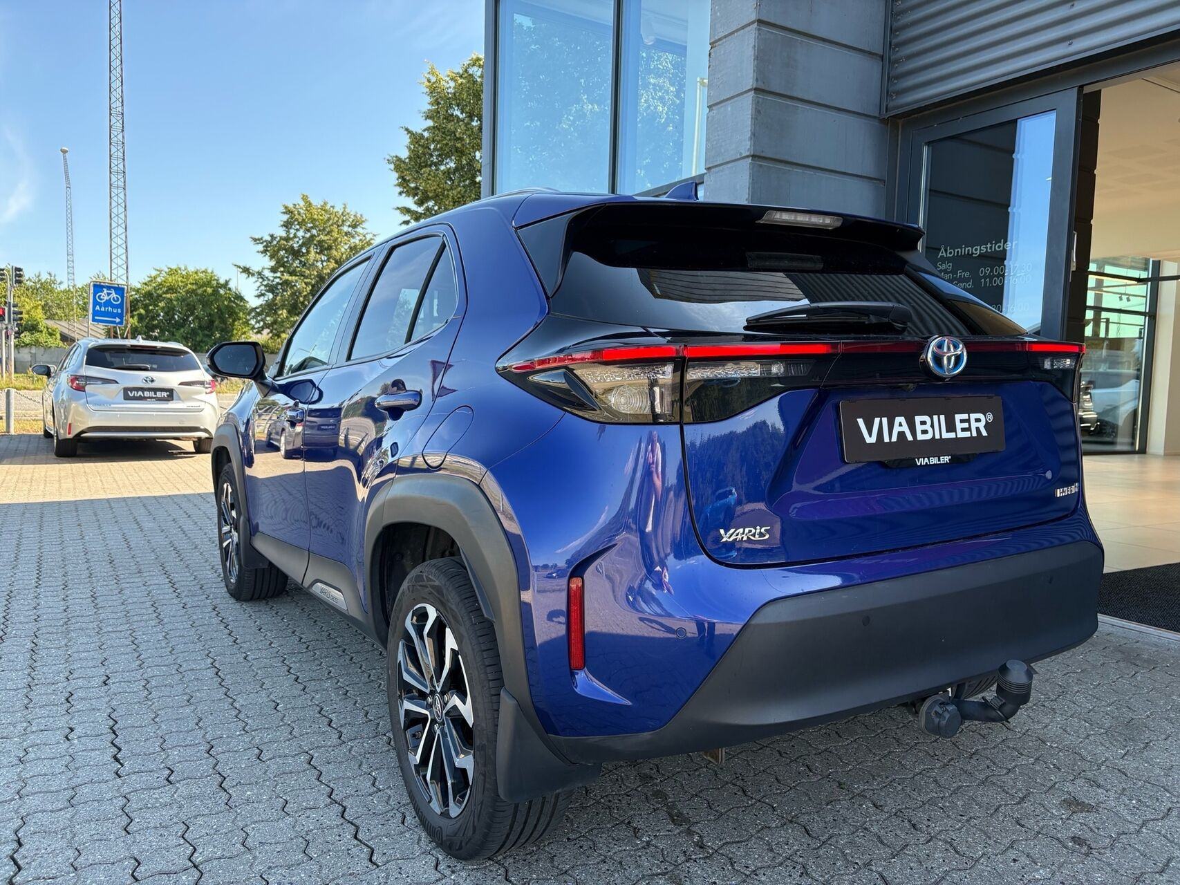 Blå Toyota Yaris Cross fra 2022