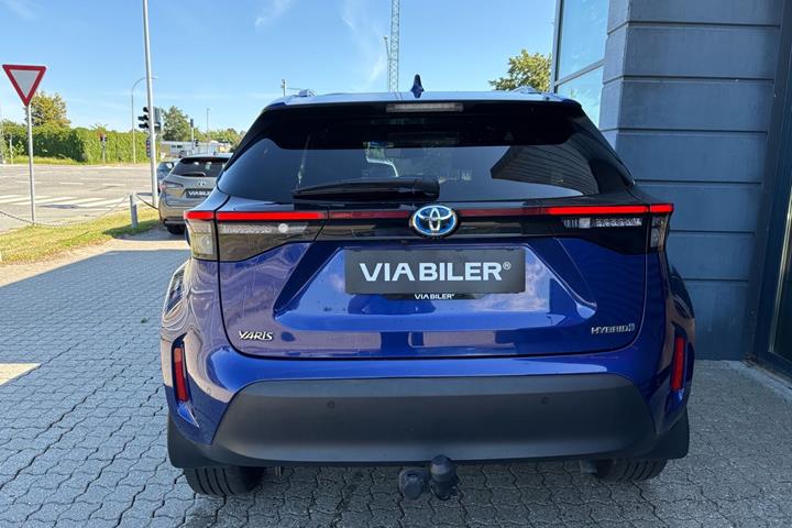 Blå Toyota Yaris Cross fra 2022
