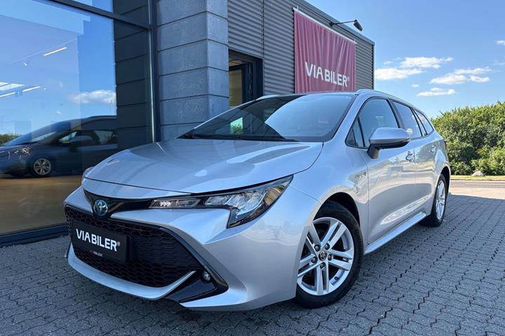 Sølv Toyota Corolla fra 2020 set udefra