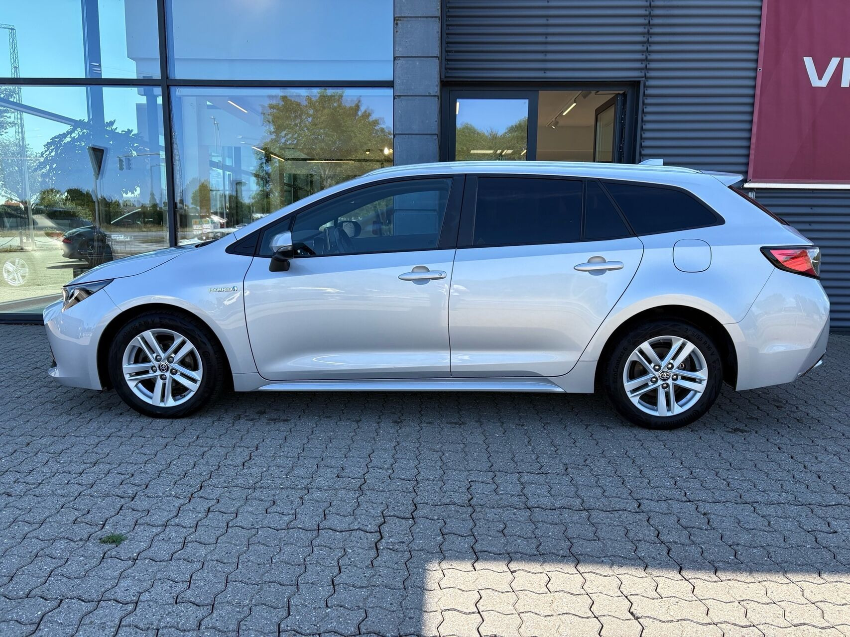 Sølv Toyota Corolla fra 2020
