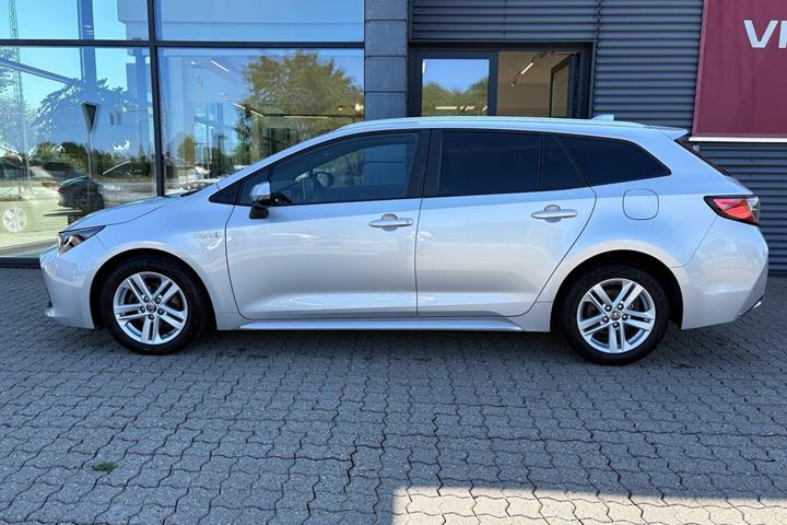 Sølv Toyota Corolla fra 2020