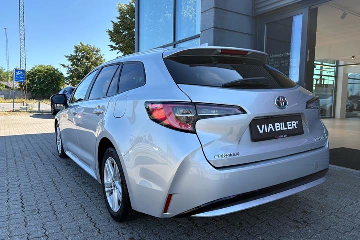 Sølv Toyota Corolla fra 2020