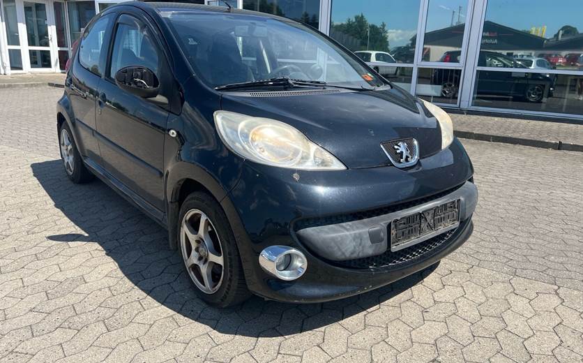 Peugeot 107 1,0 12V Urban 68HK 3d
