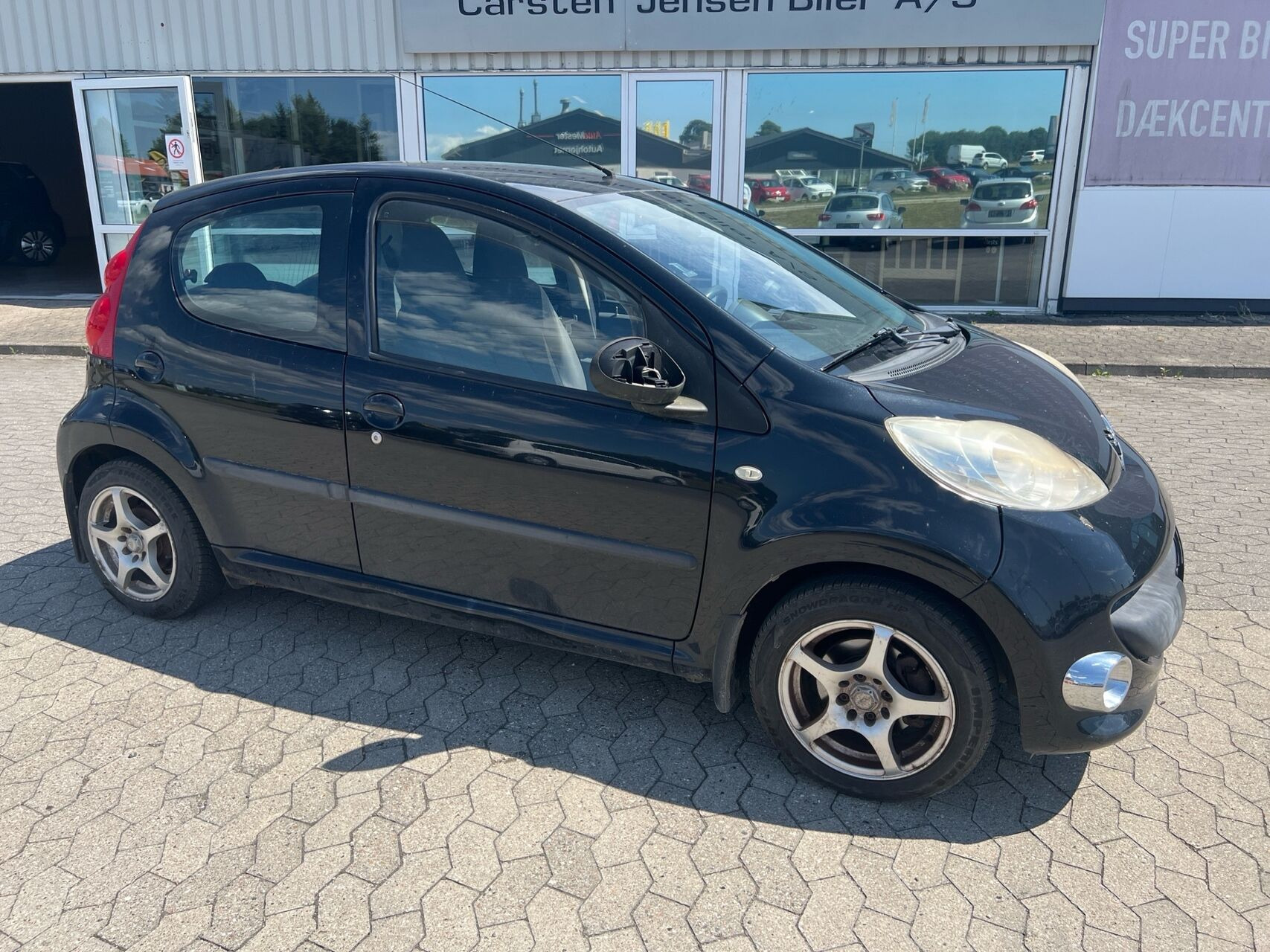 Sort Peugeot 107 fra 2006