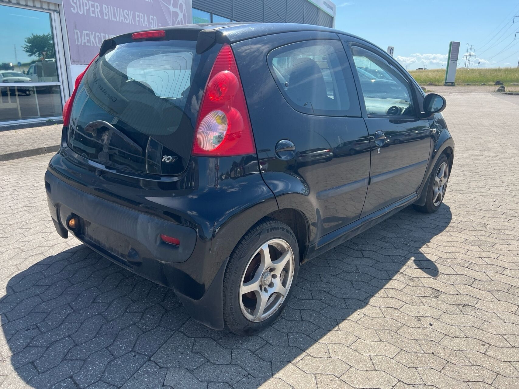 Sort Peugeot 107 fra 2006