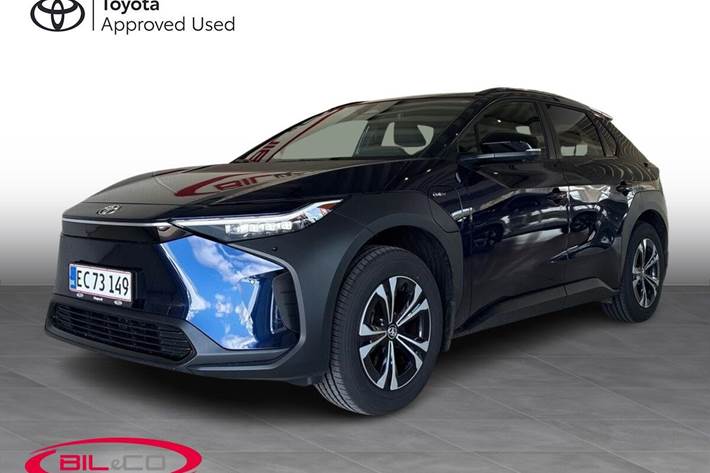 Turquoise Toyota BZ4X fra 2024