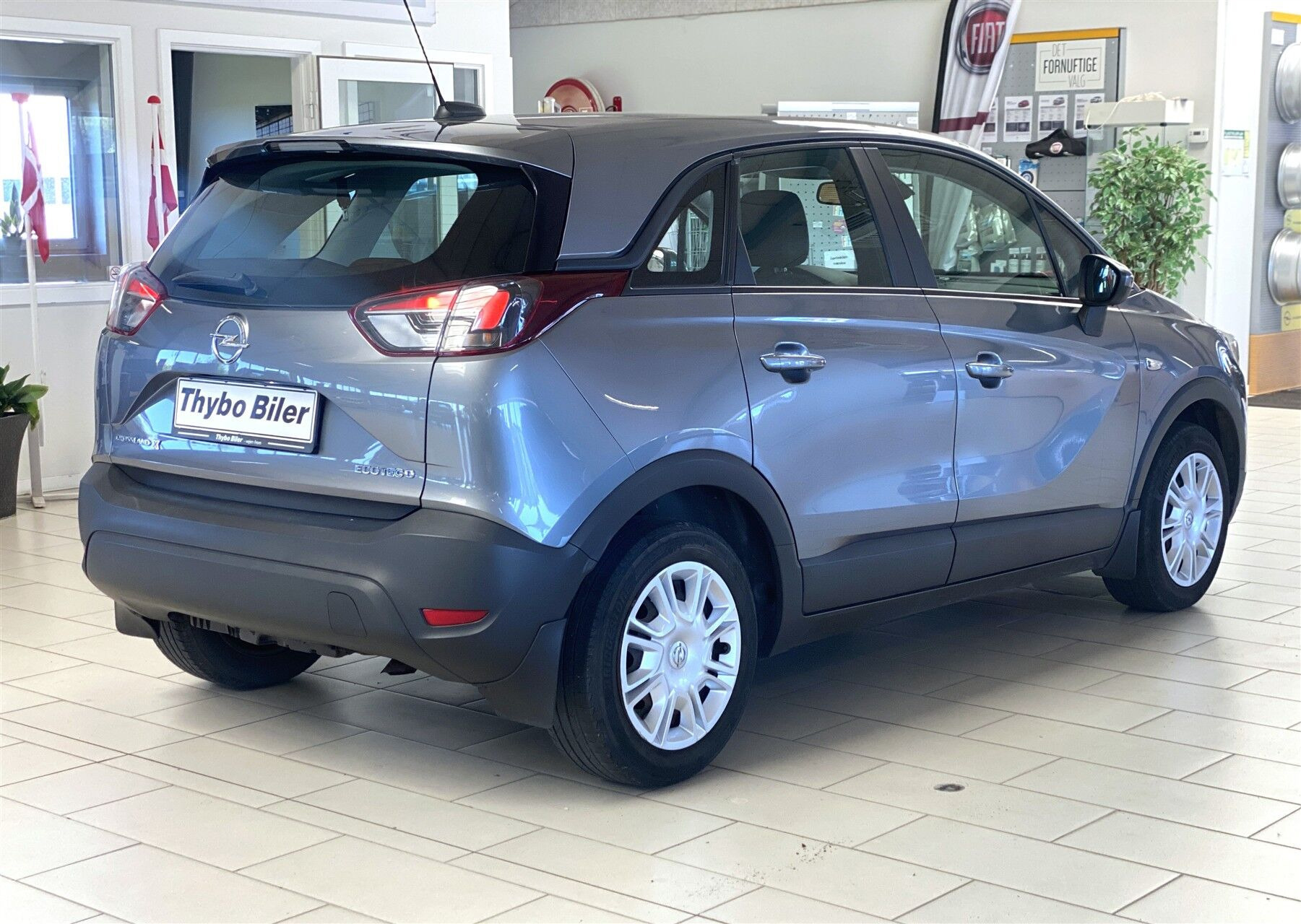 Grå Opel Crossland X fra 2018