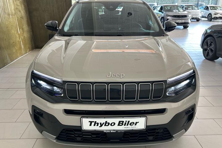 Sølv Jeep Avenger fra 2025