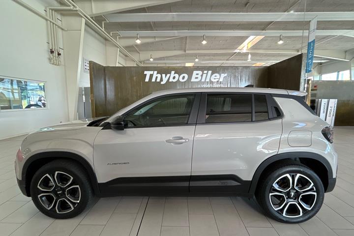 Sølv Jeep Avenger fra 2025