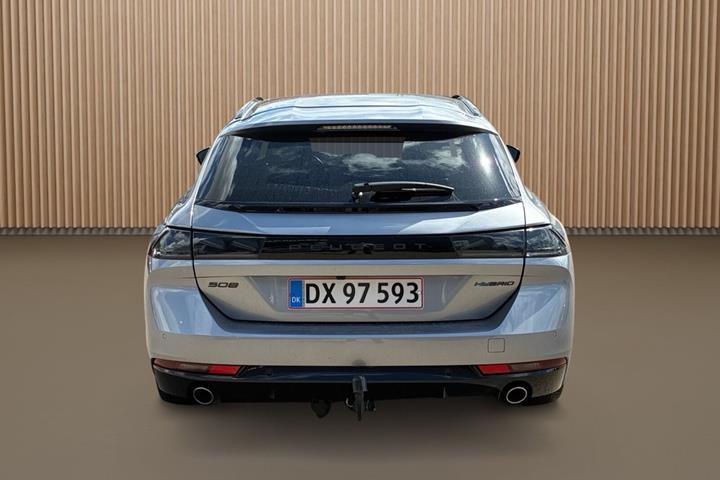 Sølv Peugeot 508 fra 2024