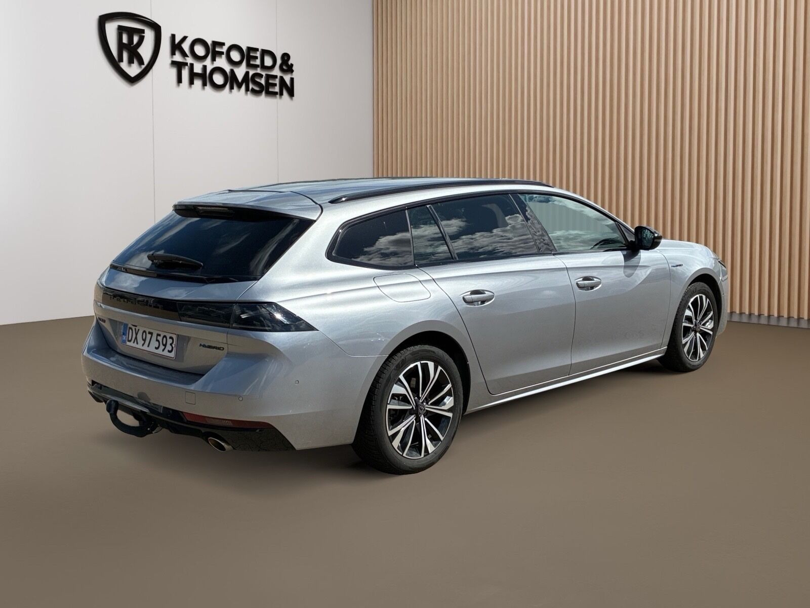 Sølv Peugeot 508 fra 2024