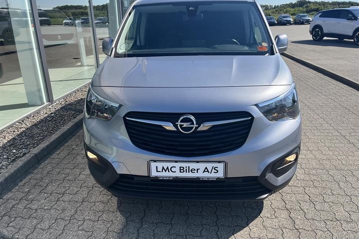 Grå Opel Combo fra 2019