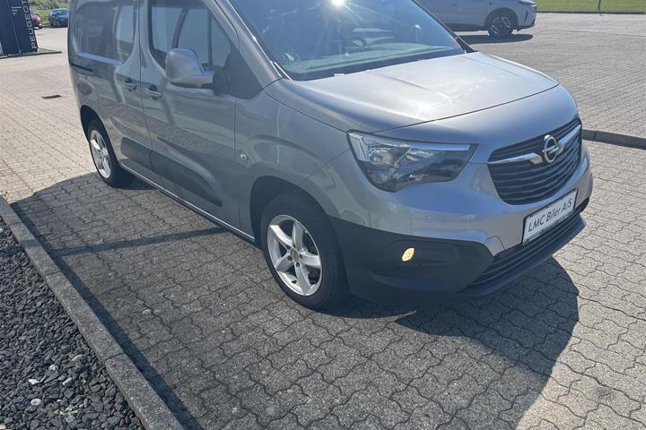 Grå Opel Combo fra 2019