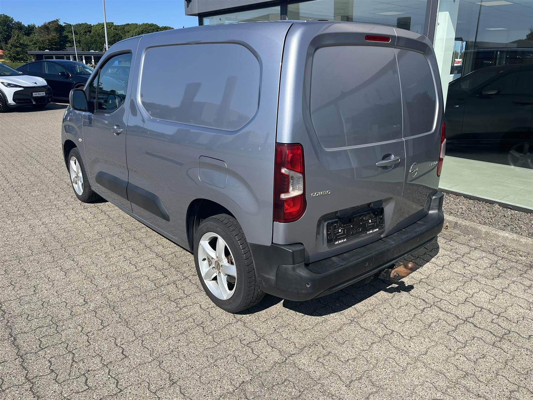 Grå Opel Combo fra 2019
