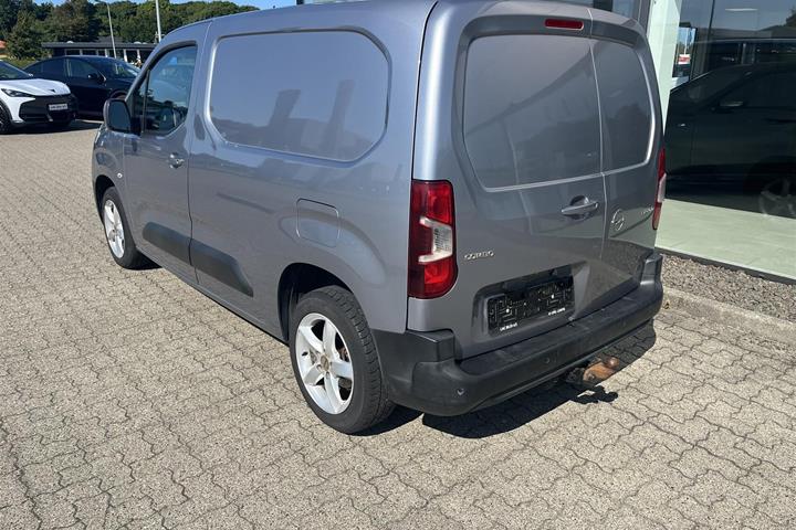 Grå Opel Combo fra 2019