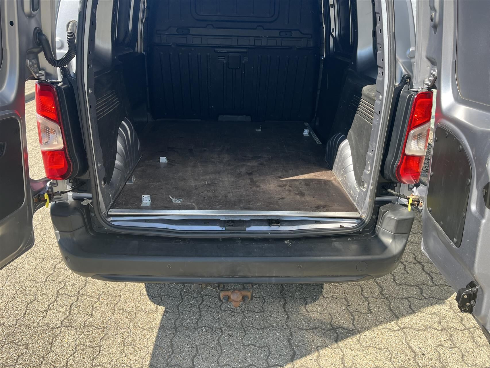 Grå Opel Combo fra 2019