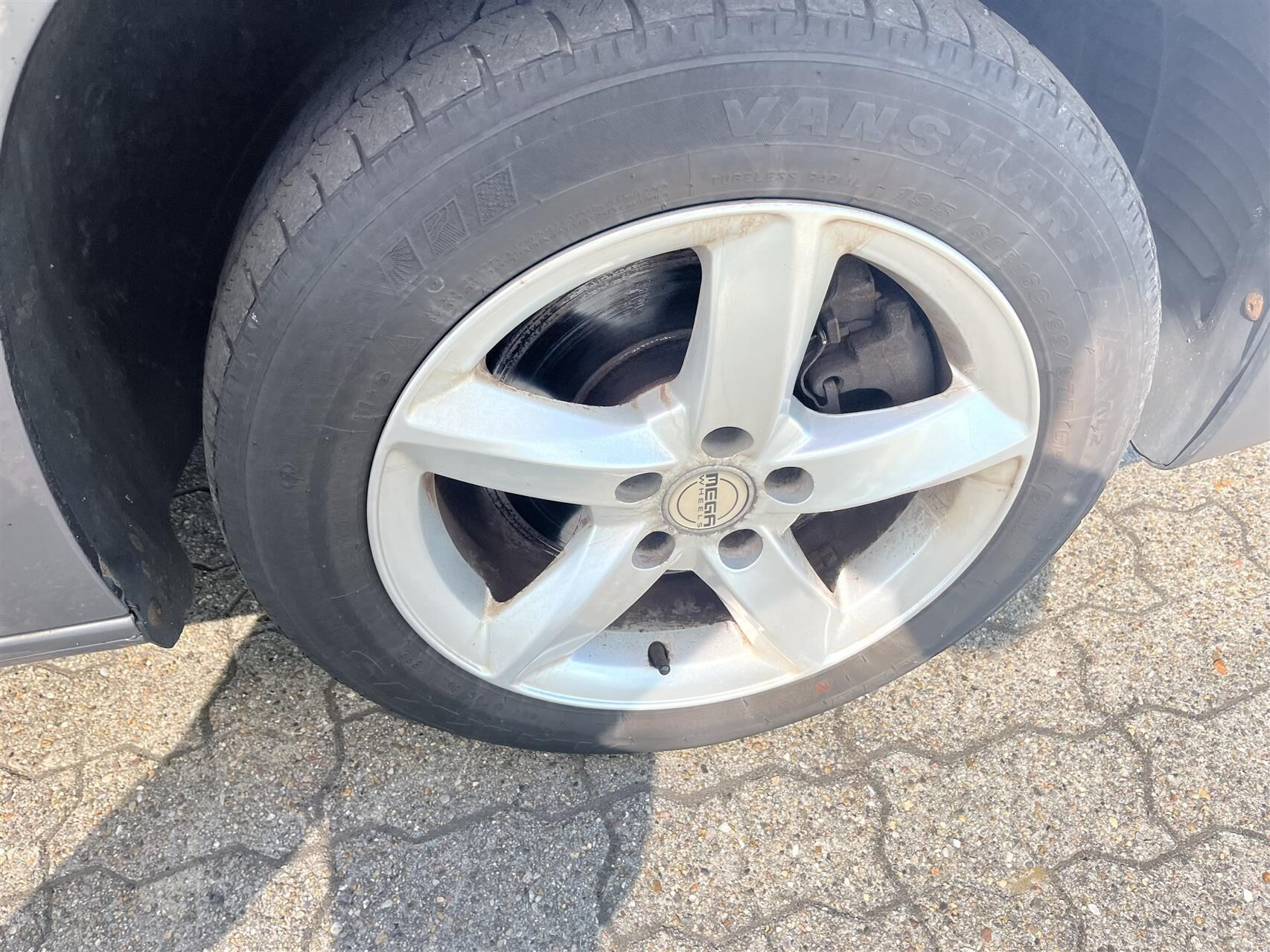 Grå Opel Combo fra 2019