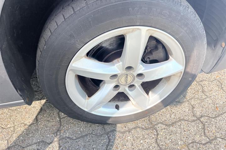 Grå Opel Combo fra 2019