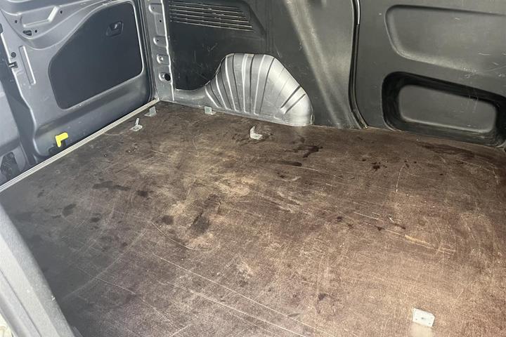 Grå Opel Combo fra 2019