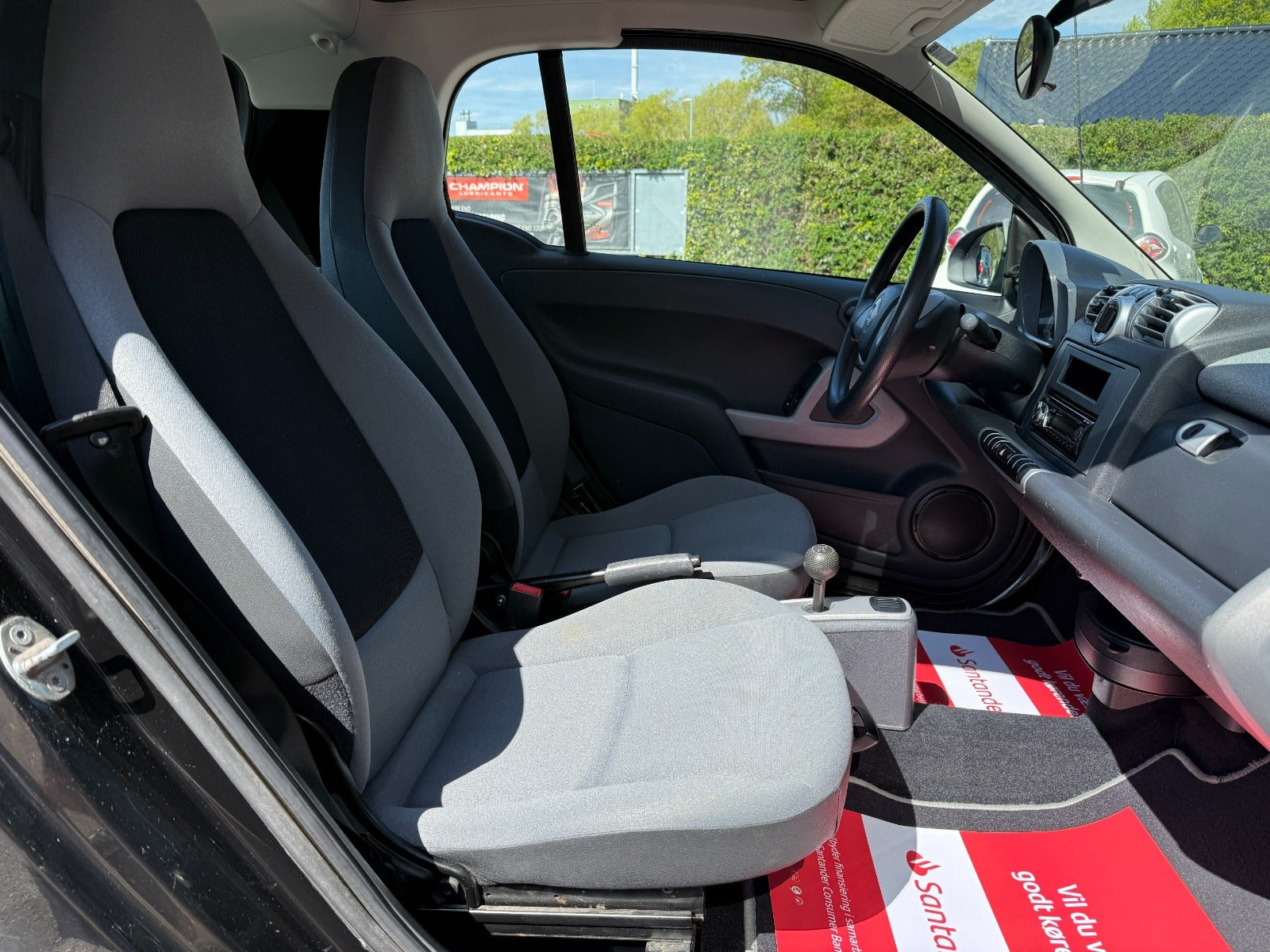 Hvid Smart ForTwo Coupé fra 2008 set indefra