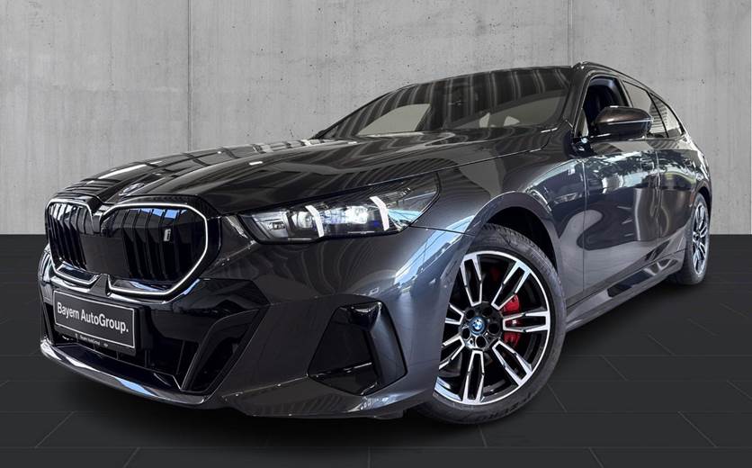 BMW i5 eDrive40 Touring Fully Charged M-Sport Pro