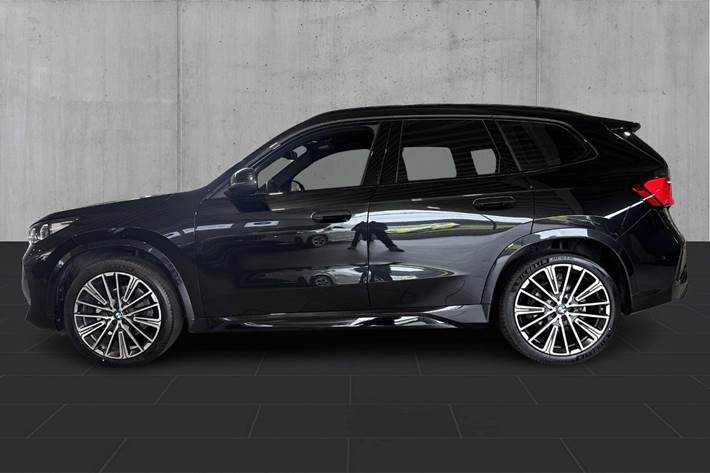 Sort BMW iX1 fra 2026