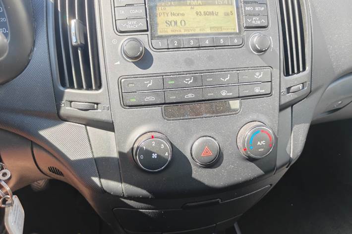 Gul Hyundai i30 fra 2010