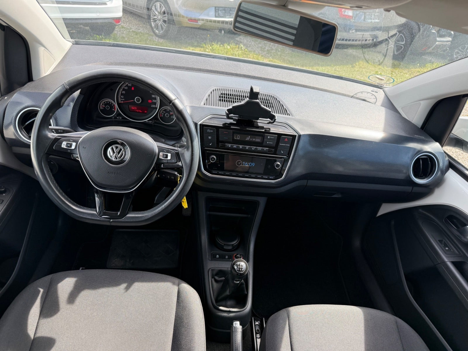 Hvid VW UP! fra 2017