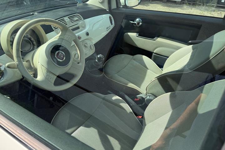Hvid Fiat 500 fra 2011