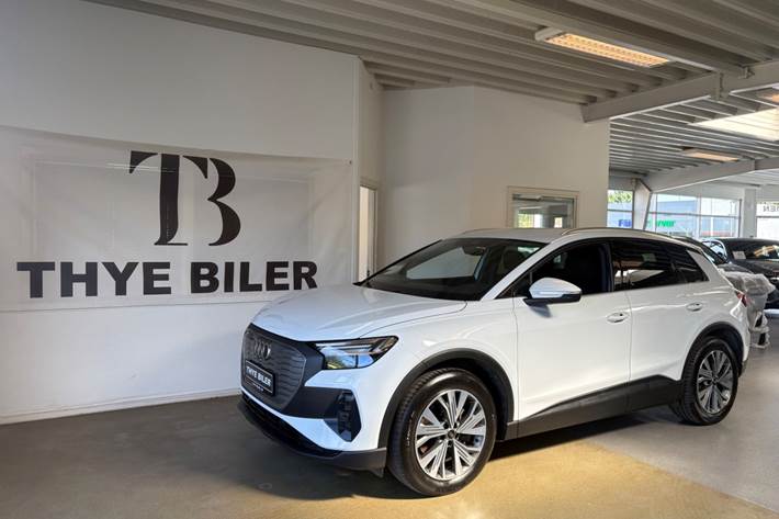 Hvid Audi Q4 e-tron fra 2023 set udefra