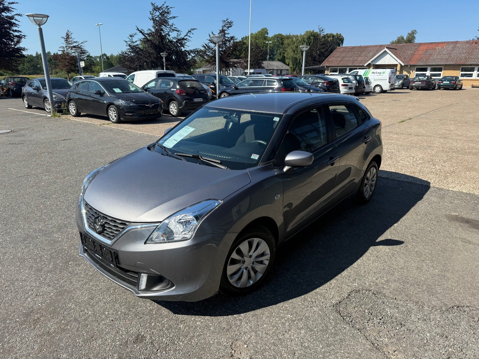 Grå Suzuki Baleno fra 2016