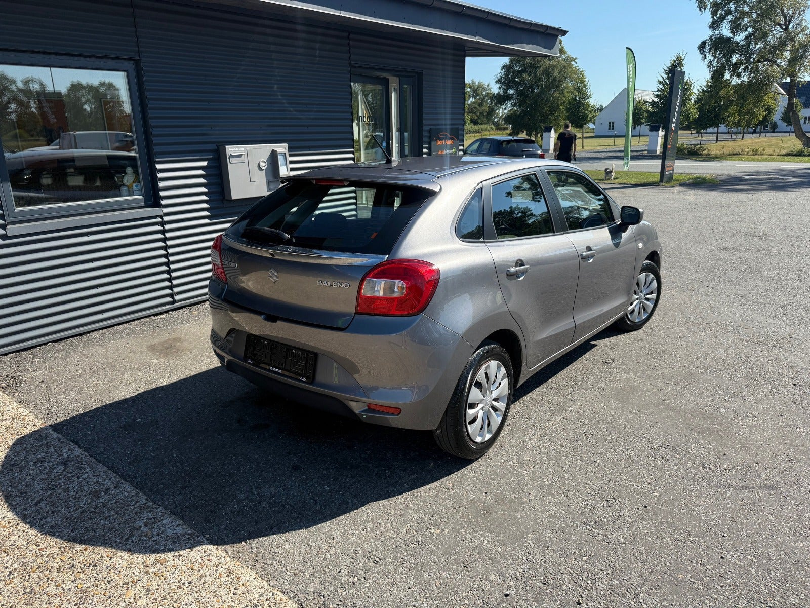 Grå Suzuki Baleno fra 2016