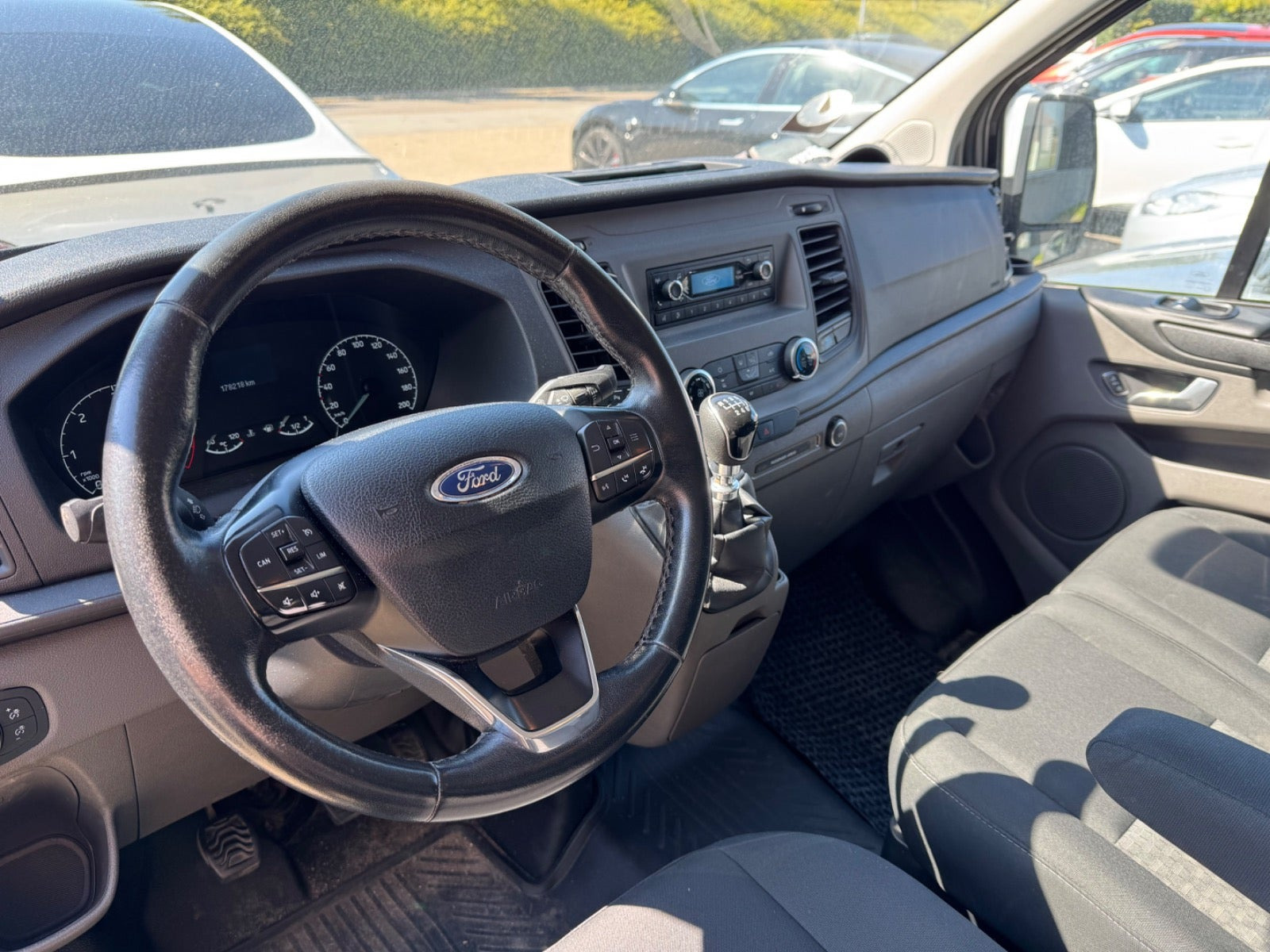 Sort Ford Transit Custom 280 L1 fra 2019