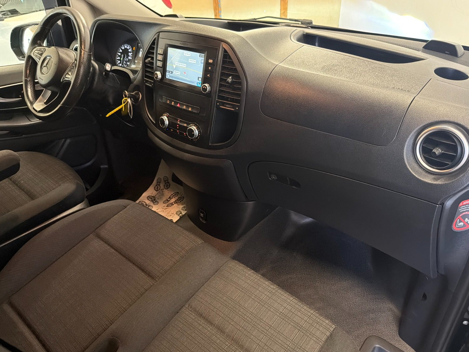 Sort Mercedes Vito 119 fra 2019
