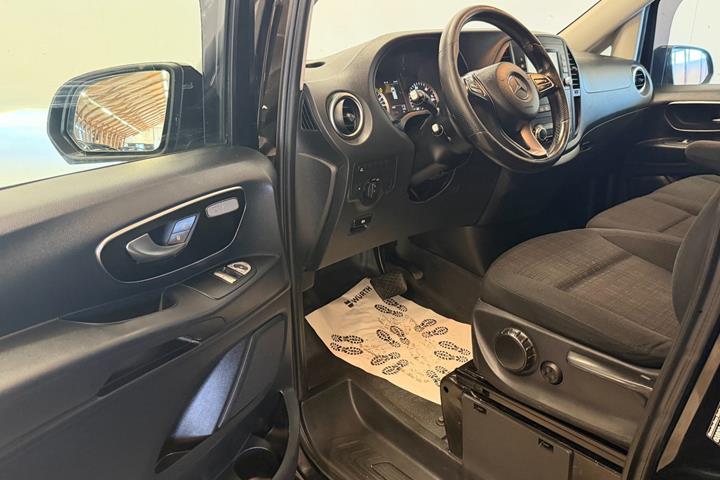 Sort Mercedes Vito 119 fra 2019