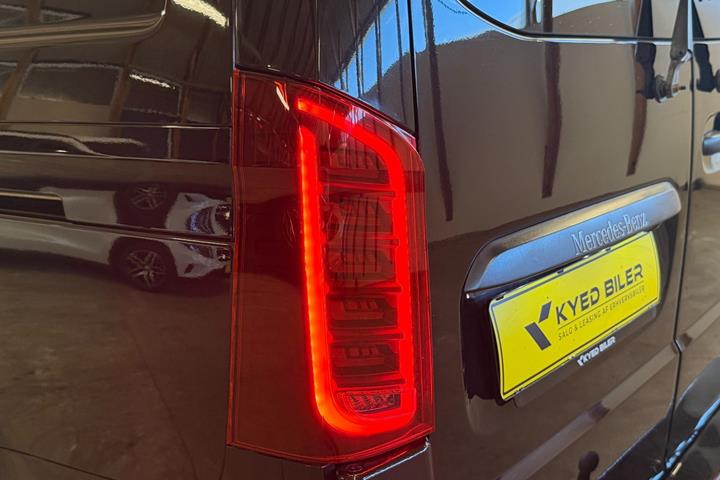 Sort Mercedes Vito 119 fra 2019