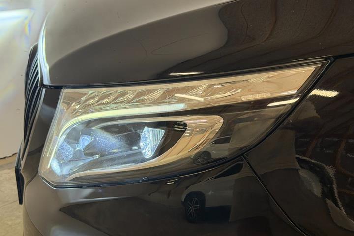 Sort Mercedes Vito 119 fra 2019