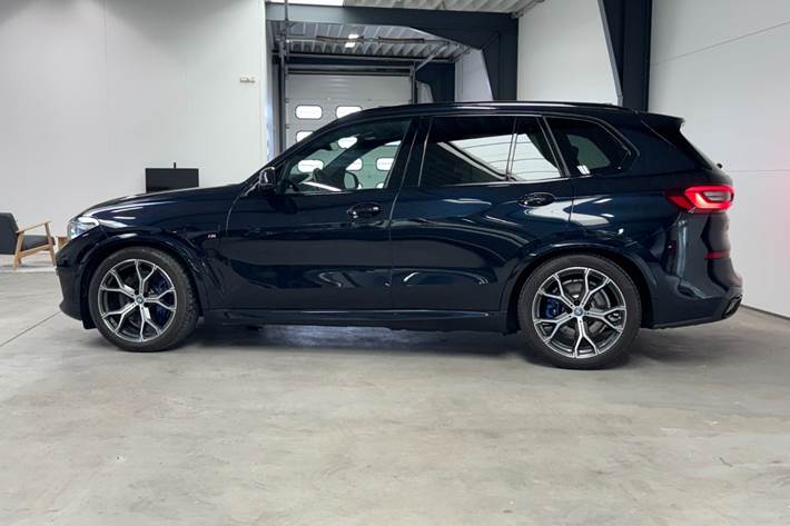 Sort BMW X5 fra 2021