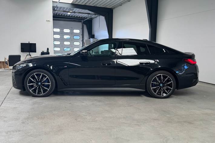 Sort BMW i4 fra 2023