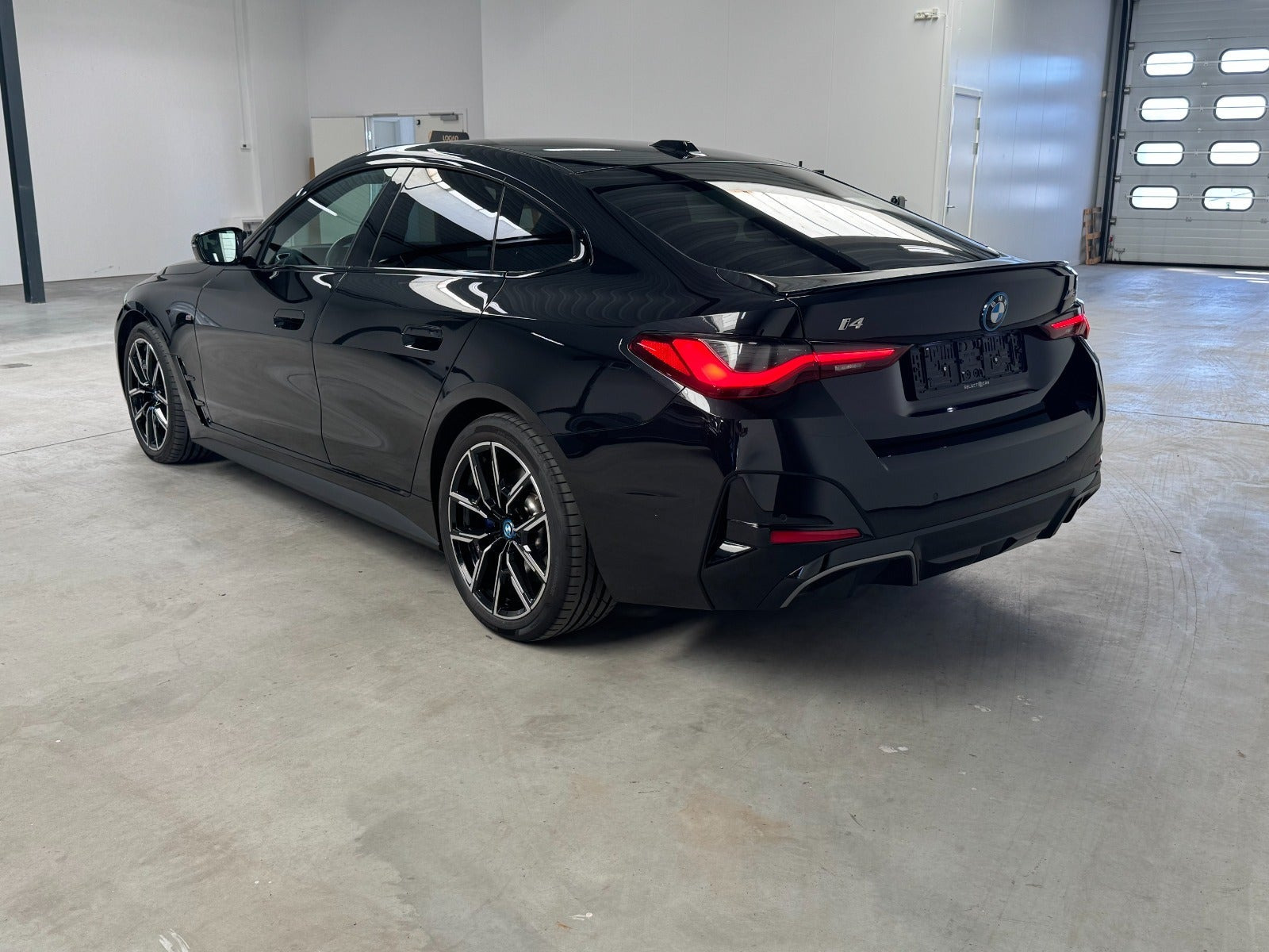 Sort BMW i4 fra 2023