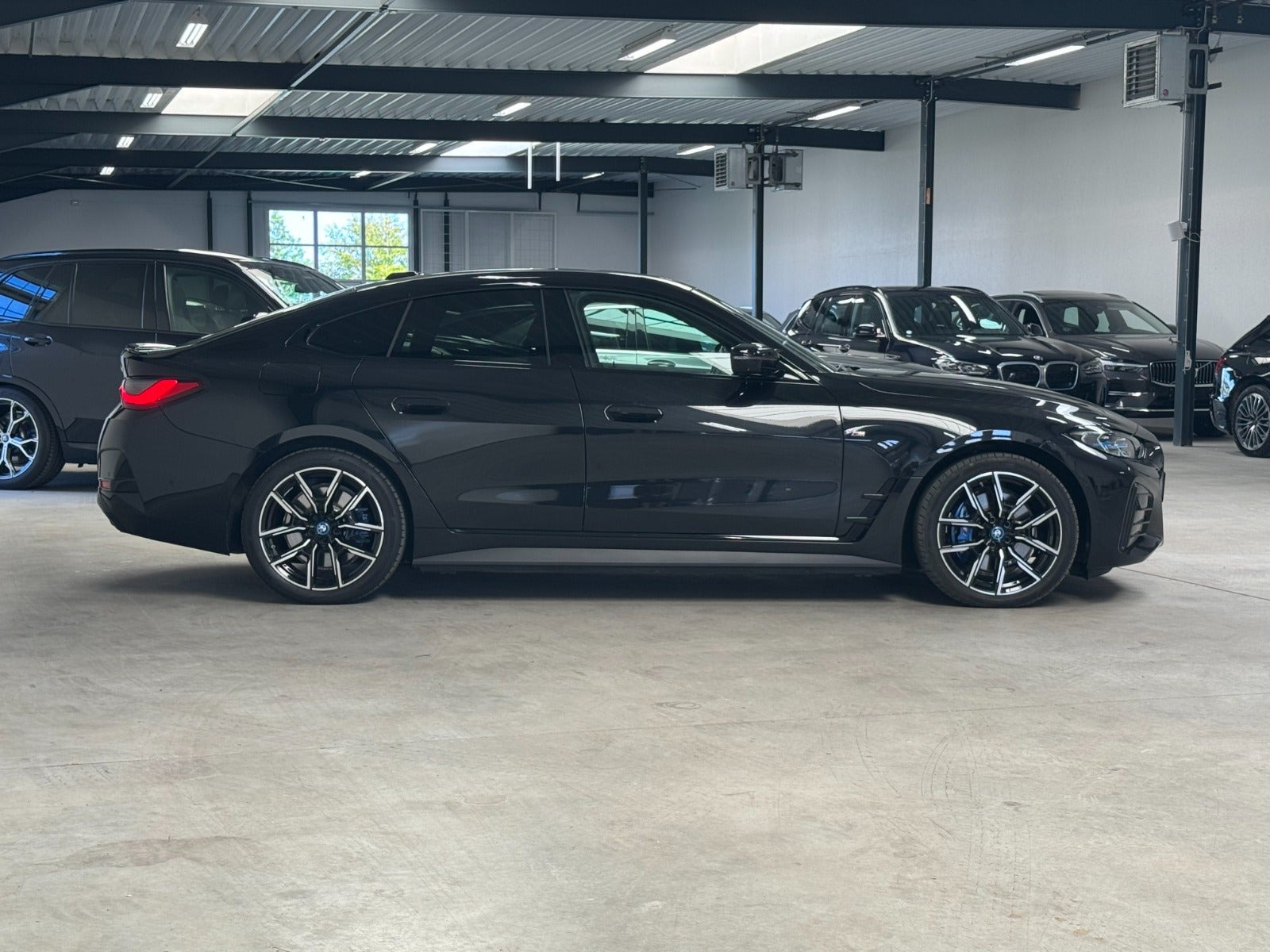 Sort BMW i4 fra 2023
