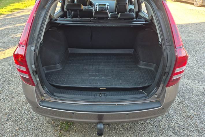 Grøn Kia Ceed fra 2008